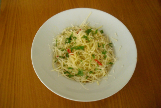 Špagety aglio olio e peperoncino