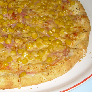 05. Pizza s kukuřicí(tomaty, šunka, sýr, kukuřice) 30 cm