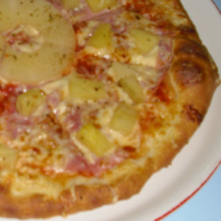 03. Pizza ananasová(tomaty, šunka, sýr, ananas) 22 cm